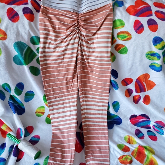 🔥SOLD🔥 Cute Booty Lounge Leggings - Picture 3 of 3